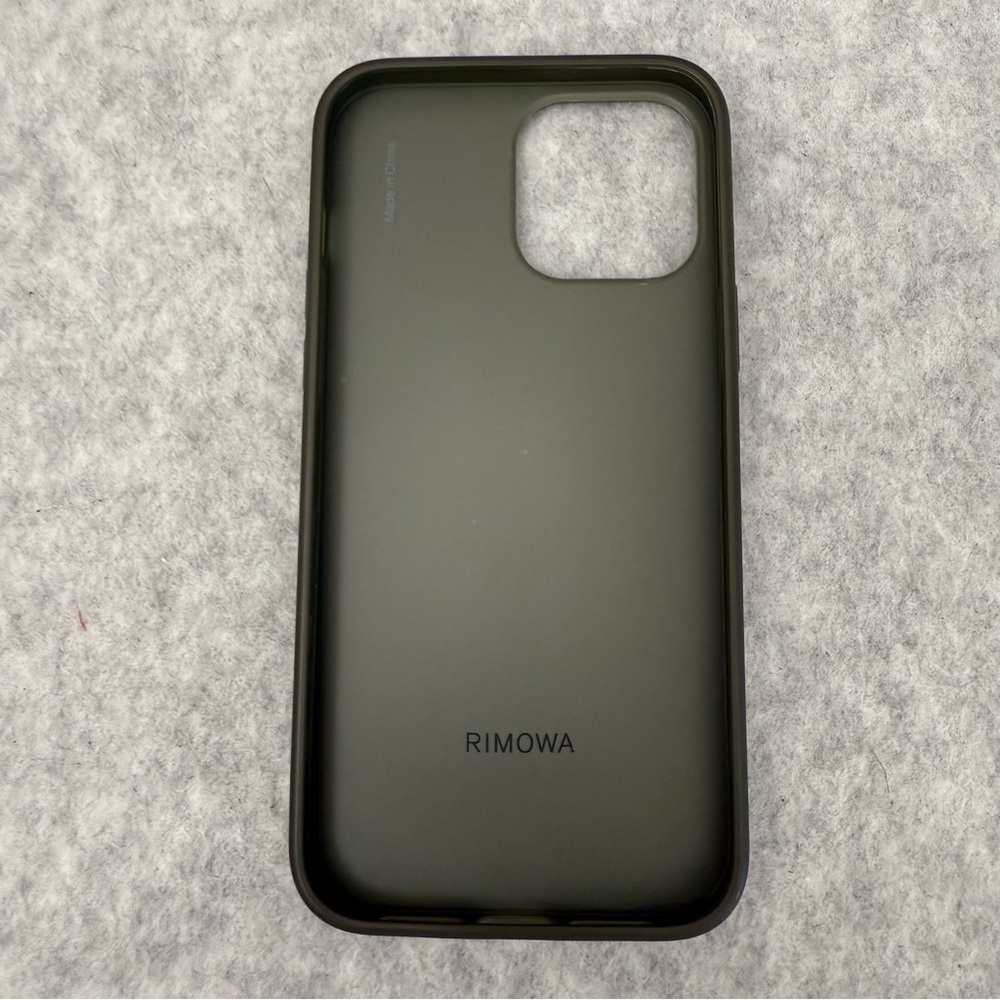 RIMOWA Polycarbonate Cactus Green Groove Case for iPhone 12 Pro - Picture 15 of 16